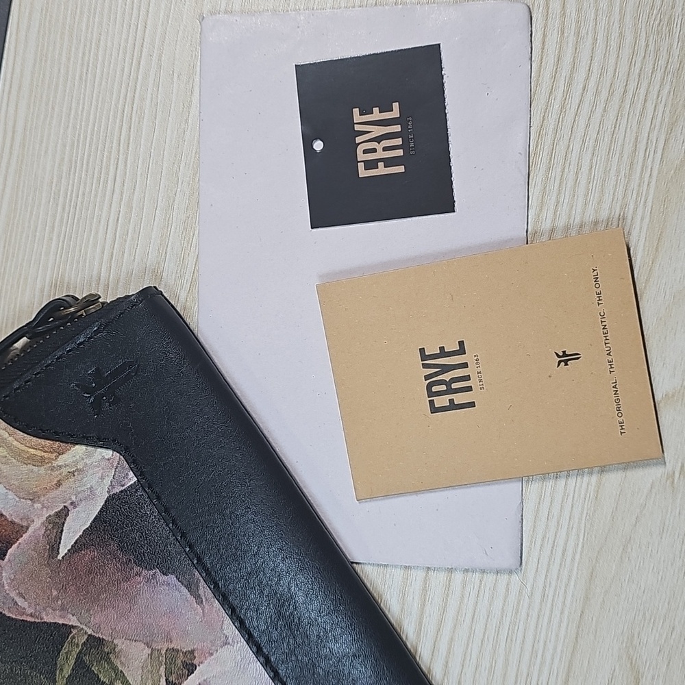 NEW Frye Effie Floral Print Wristlet Zip-around card holder Gold Hardware H13 - Picture 7 of 11